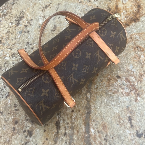 Women’s Louis Vuitton Authentic Tootsie Bag. Gently Used. - Picture 3 of 6